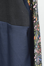 Load image into Gallery viewer, SWITCHING FLORAL OP_ASS*NAVY / E
