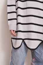 Load image into Gallery viewer, RIPPLE WAVE HEM KNIT P/O w/NECK PARTS_BORDER
