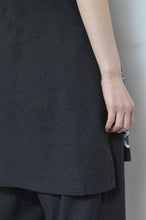 Load image into Gallery viewer, V-NECK TANK_LONG_LINEN 01/BLACK
