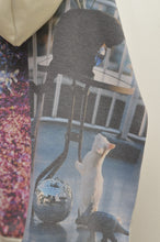 Load image into Gallery viewer, PRINT HOODY(GRY/CAT)_02
