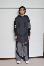 Load image into Gallery viewer, SMILE BACKPILE HOODIE / CHAC
