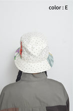 Load image into Gallery viewer, CUT AND CONNECTED DOT BUCKET HAT
