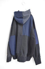 Load image into Gallery viewer, SWITCHING HOODIE
