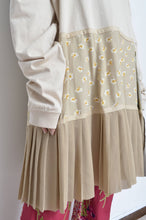 Load image into Gallery viewer, TIERED L/ST OP 01 / BEIGE_A
