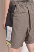 Load image into Gallery viewer, CUT AND CONNECTED C/C/L SHORTS /KHAKI

