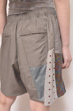 Load image into Gallery viewer, CUT AND CONNECTED C/C/L SHORTS /KHAKI
