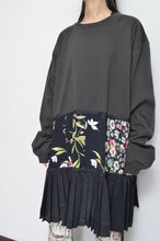 画像をギャラリービューアに読み込む, TIERED L/S T OP 01 / CHARCOAL_C
