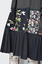 画像をギャラリービューアに読み込む, TIERED L/S T OP 01 / CHARCOAL_C
