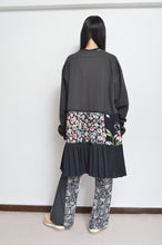 画像をギャラリービューアに読み込む, TIERED L/S T OP 01 / CHARCOAL_C

