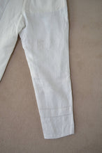 Load image into Gallery viewer, TABLE CLOTH TAREPERD PT/O WHT
