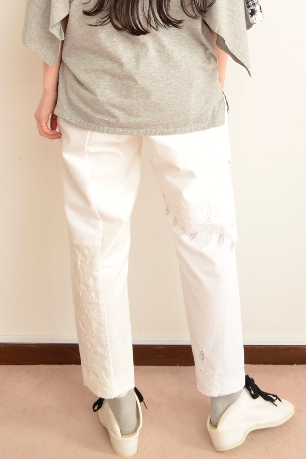 TABLE CLOTH TAREPERD PT/O WHT – here/YEAH RIGHT!!