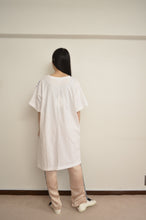 Load image into Gallery viewer, WHT TABLE CLOTH OP/COL
